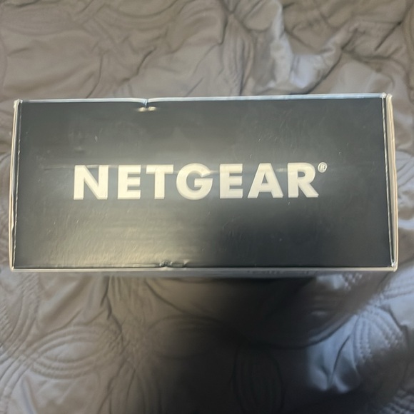 Netgear AC1750 WiFi Cable Modem Router - Picture 4 of 4